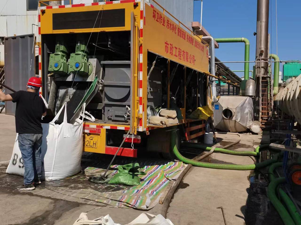 泰来淤泥压干处理